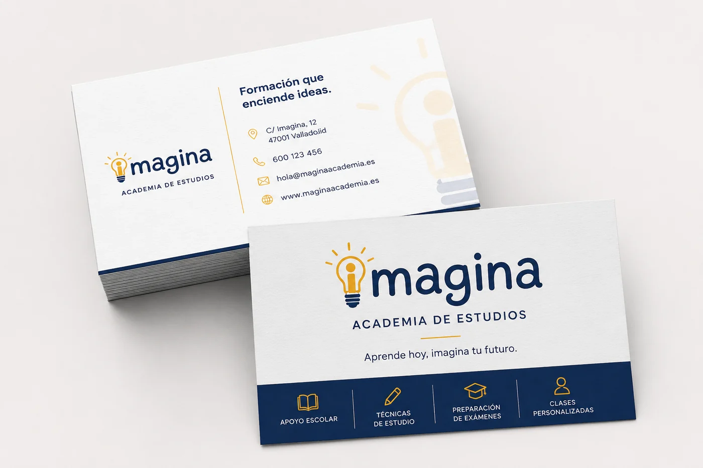 Tarjetas de visita de Imagina por ambas caras: identidad aplicada con el claim Formación que enciende ideas y los servicios de la academia